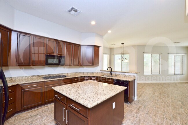 Foto del edificio - 1601 S Karen Dr