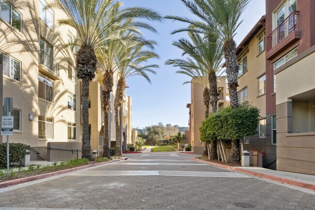 Foto del edificio - 8233 Station Village Ln