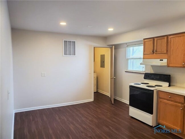 Building Photo - 560 Durango Dr