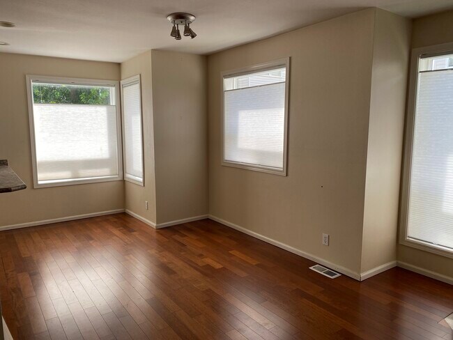 Foto del edificio - 2801 NE 130th St