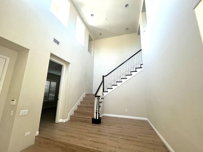 Foto del edificio - Beautiful San Dimas Home in Gated Community