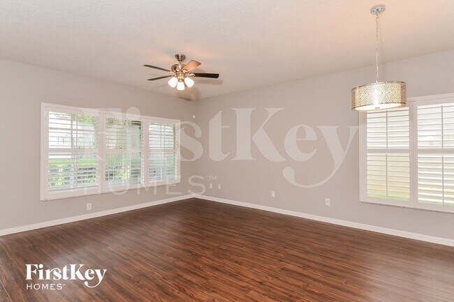 Foto del edificio - 2128 Brandon Park Cir