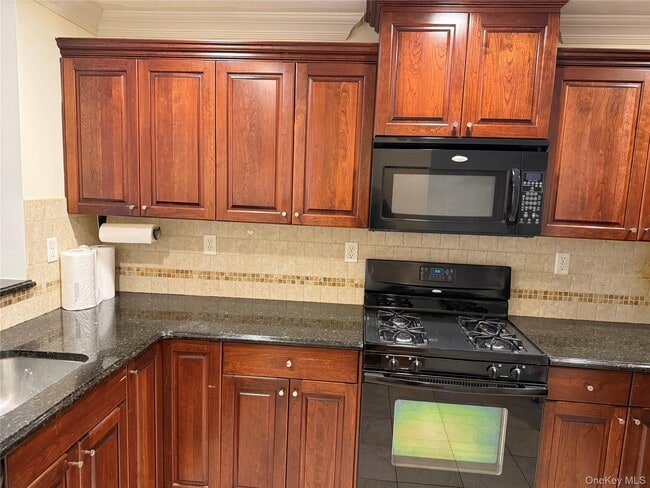 Building Photo - 3 Cross St