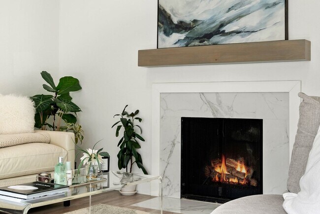 Foto del edificio - Amazing remodeled condo in Central San Mat...