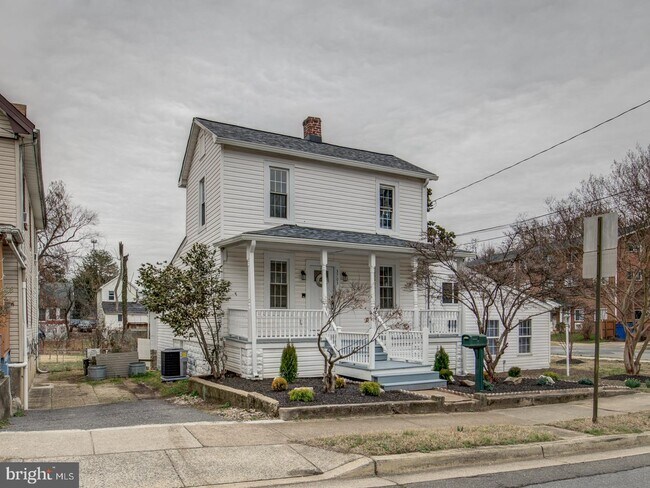 Building Photo - 3703 35th St