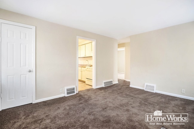 Building Photo - 1018 S Lombardy Dr