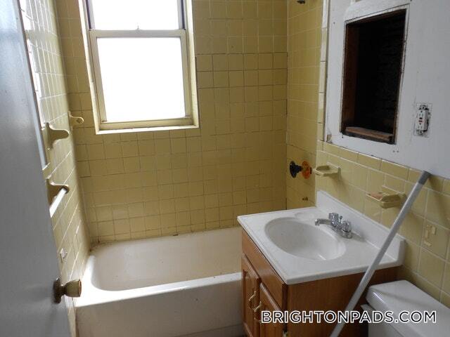 Building Photo - 24 Colborne Rd