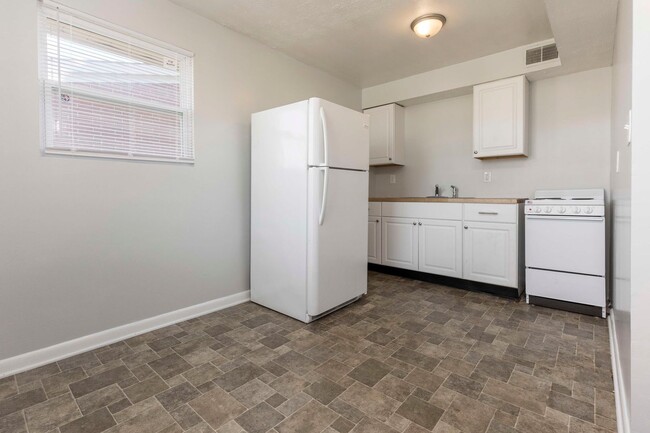 Building Photo - 1704 Valley Forge Way