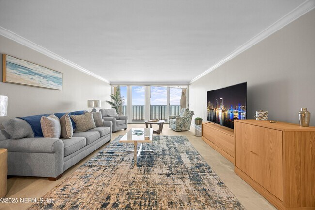 Foto del edificio - 2100 Ocean Dr S
