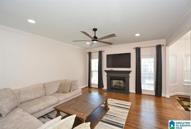 Foto del edificio - 221 Castlehill Dr