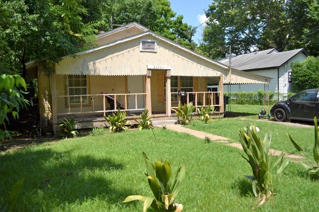 Foto del edificio - 2453 Trichel St