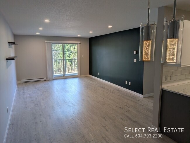 Photo du bâtiment - 7694 Evans Rd