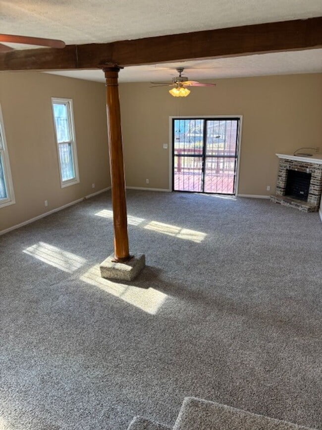 Building Photo - Charming Home You’ll Love Coming Home To.