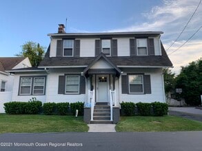 Building Photo - 208 Lockwood Pl