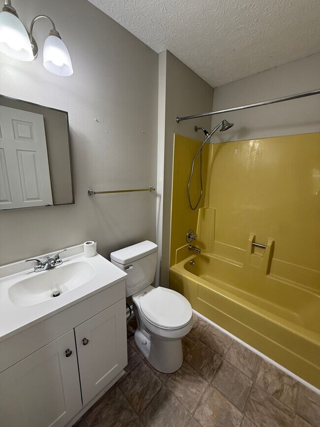 Foto del edificio - Cozy 2 Bed 1 Bath Duplex