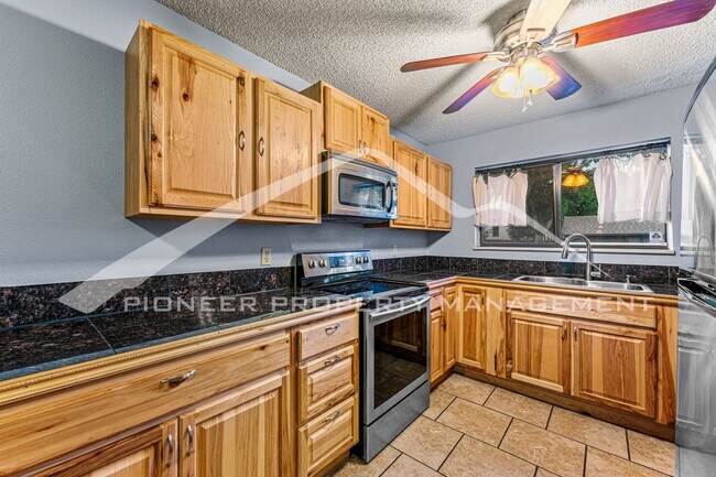 Foto del edificio - Charming condo with Central AC and Washer ...