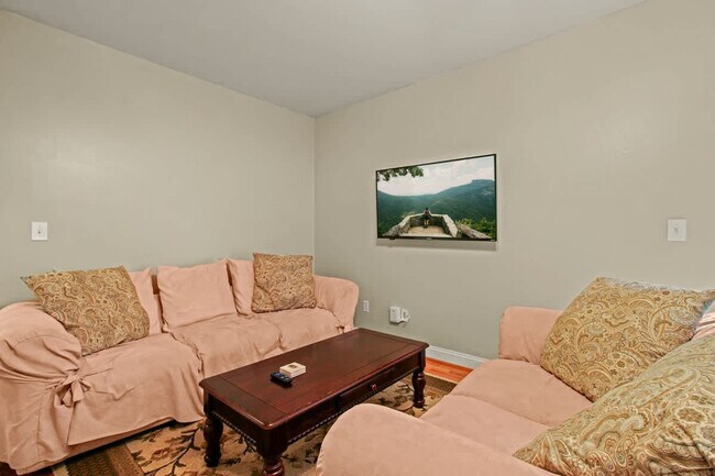 Building Photo - 109 Deergrass Rd