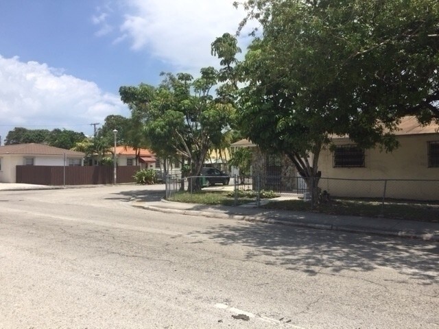 Foto del edificio - 1201 SW 22nd Ave