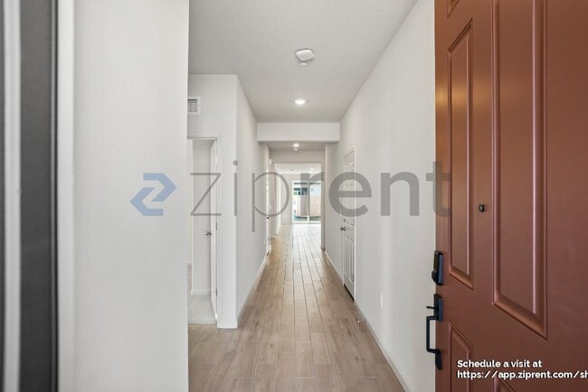 Foto del edificio - 1797 Eagle River Ave