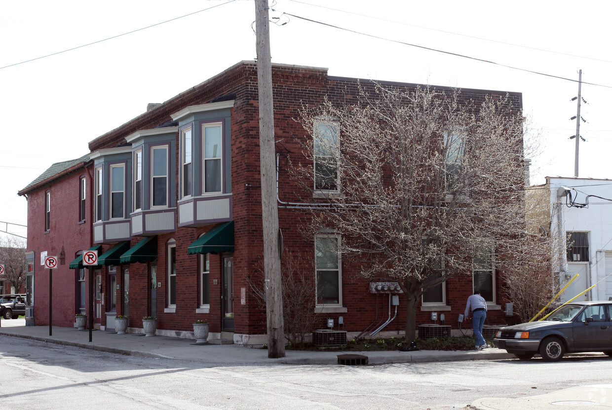 Building Photo - 701-709 Stevens St