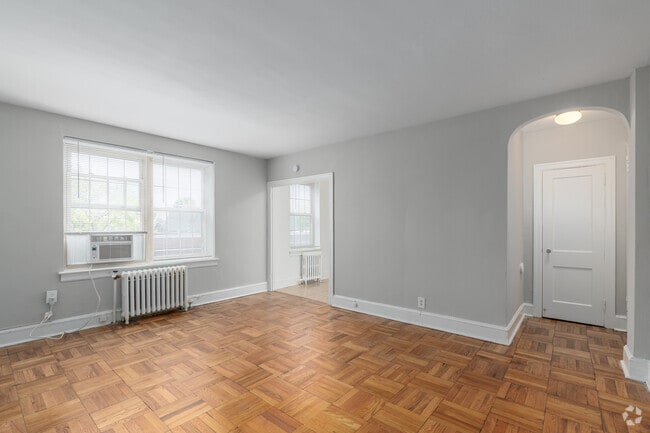 Studio - 391SF - Living Room - Bryn Mawr Gables