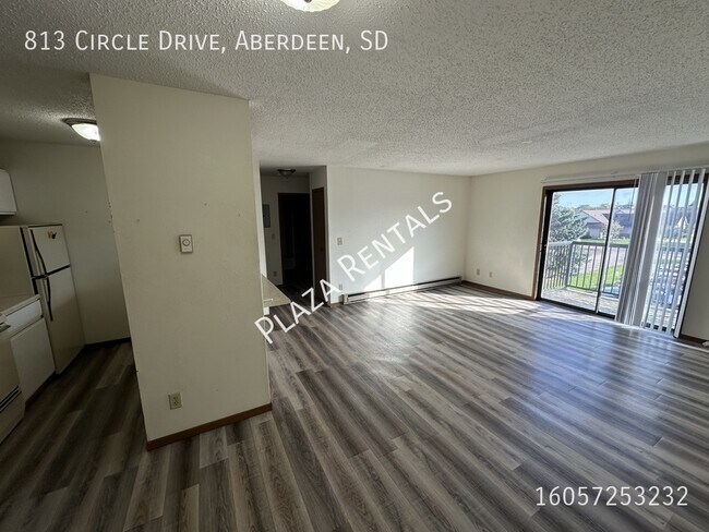 Building Photo - 307 11th Ave NW