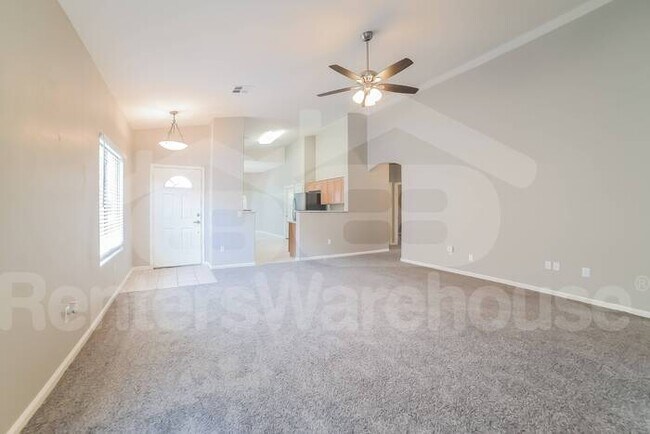 Building Photo - 4 Bedroom 2 Bath Glendale Home