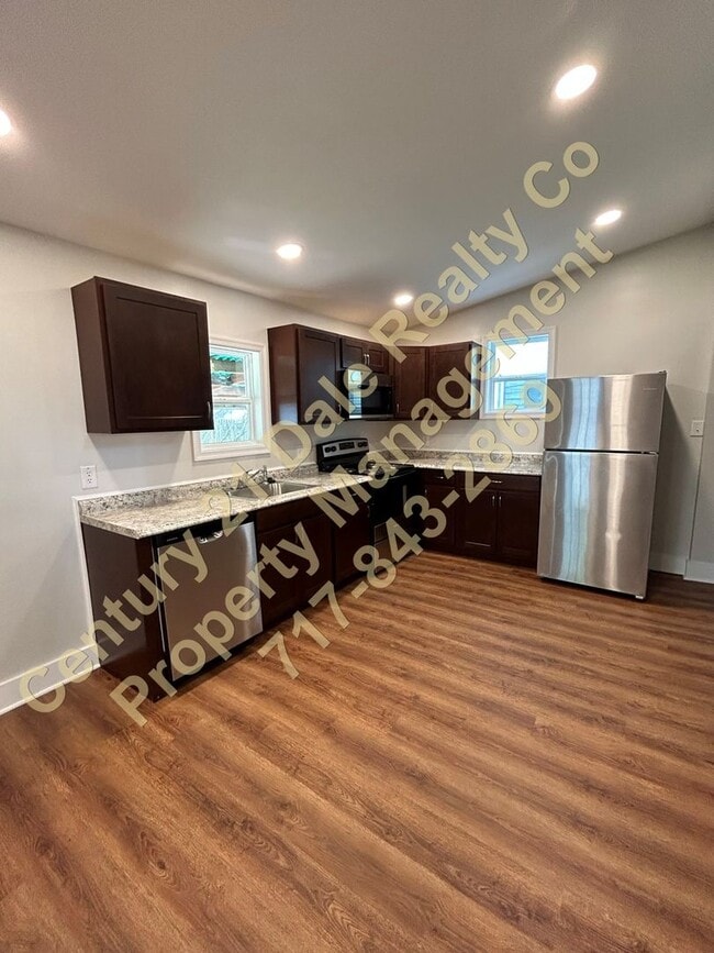 Building Photo - Beautifully Renovated Three Bedroom Home i...