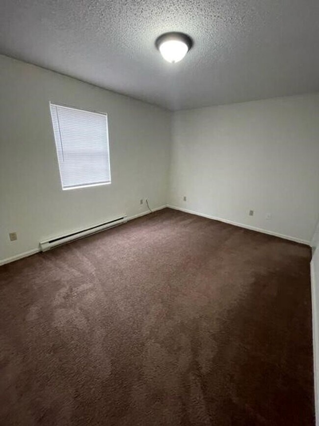 Building Photo - Check out this great unit in a great building!! Many to chose from!!