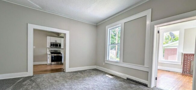 Foto del edificio - 113 Brawley St