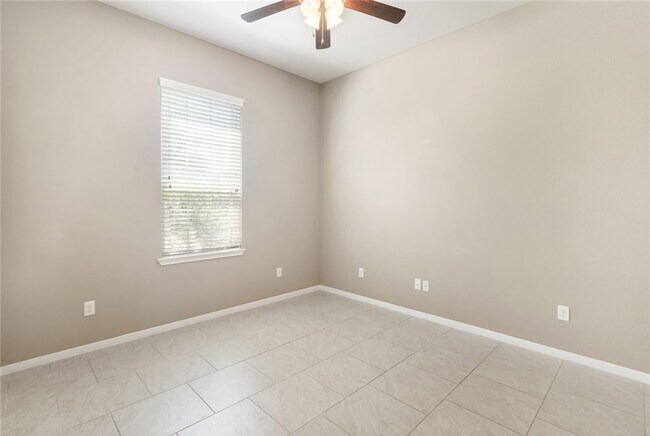 Foto del edificio - 2528 Kinnersley Ln