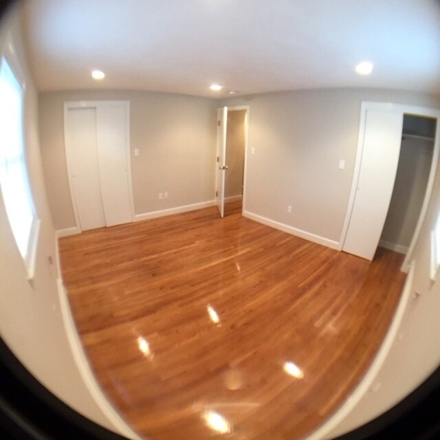 Foto del edificio - 32-34 Park Ave Ext