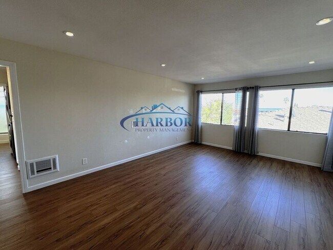 Foto del edificio - 1166 W 22nd St