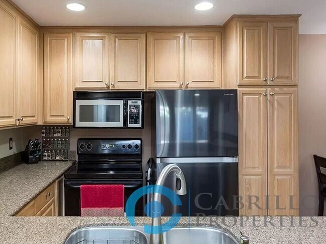 Building Photo - 7740 Margerum Ave