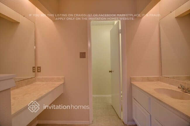 Foto del edificio - 15911 Timber Valley Dr