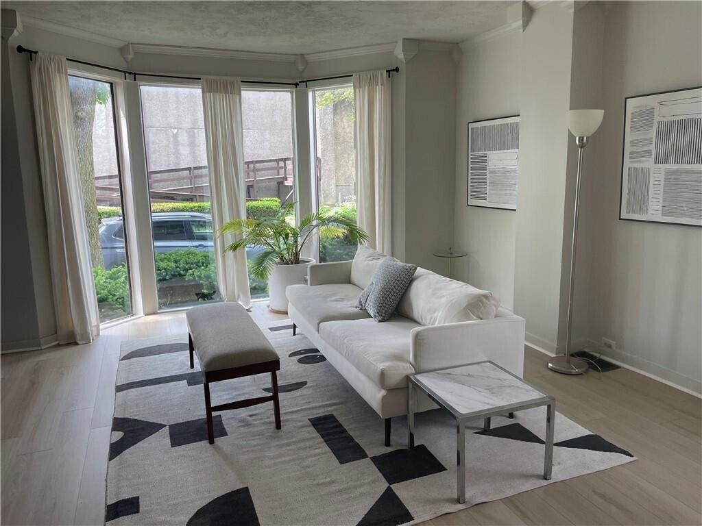 Foto del edificio - 74 Richmond St