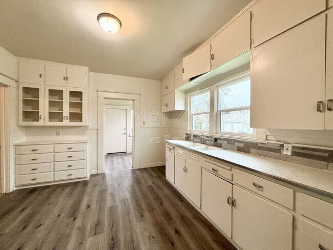 Foto del edificio - 107 W 19th St