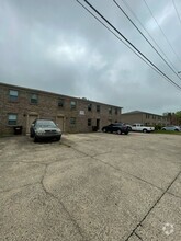 Building Photo - 223 Churchill Dr