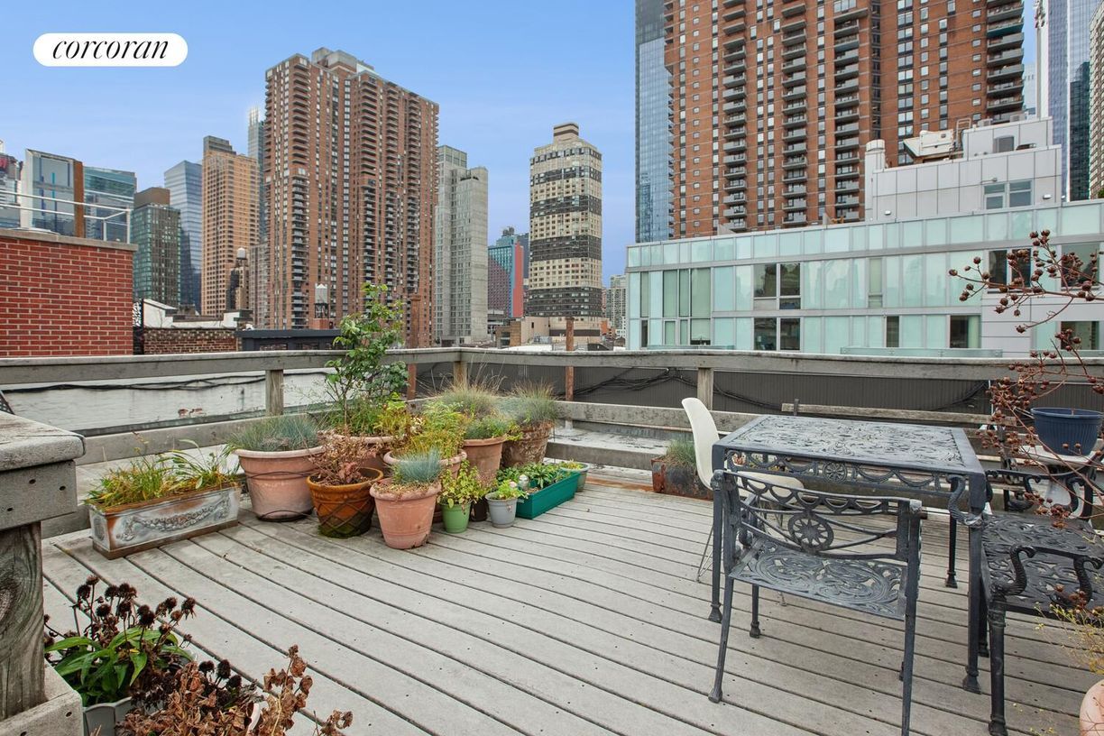 Foto principal - 461 W 44th St