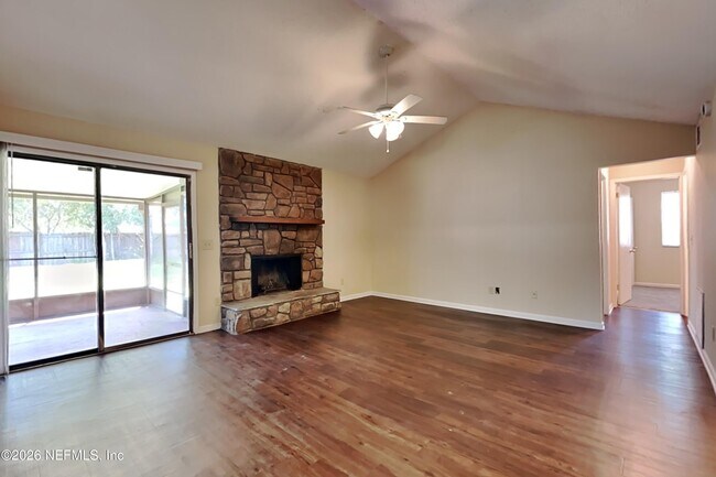 Building Photo - 11555 N Ride Cir S