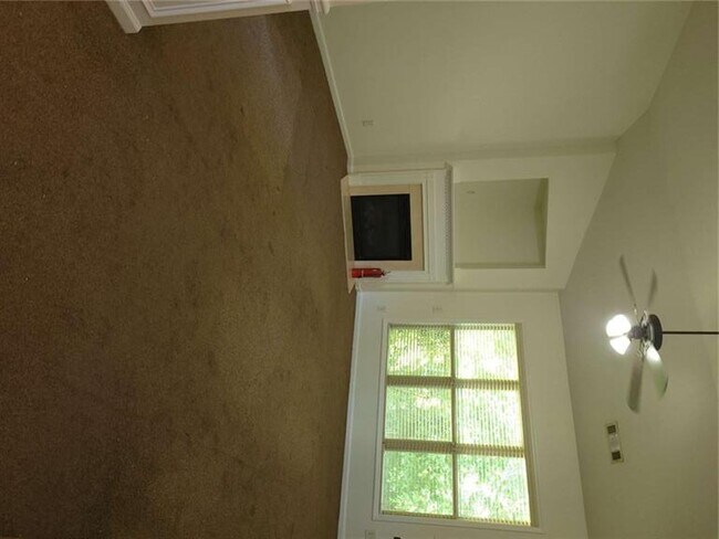 Building Photo - 175 Spinner Dr