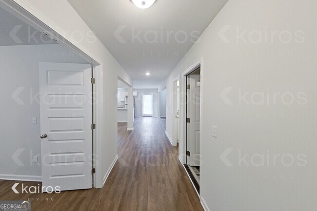 Building Photo - 201 Redwood Ct