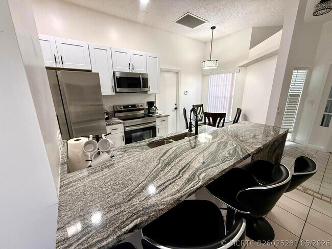 Building Photo - 1049 Mourning Dove Ln