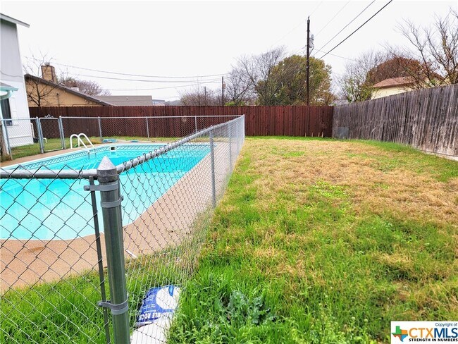 Foto del edificio - 3901 Pickwick Ln