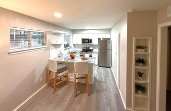 Building Photo - 9733 Neuens Rd