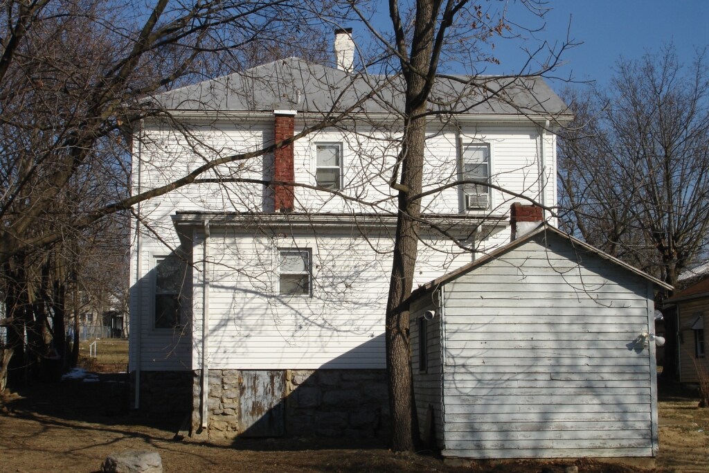 Rear Photo - 339 W Bruce St