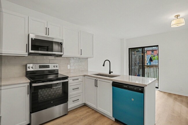 Building Photo - 46 Hopewell Ave