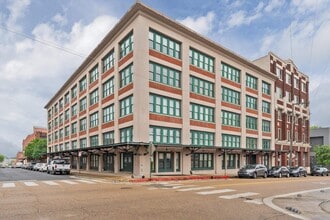 Building Photo - 408 S Front St