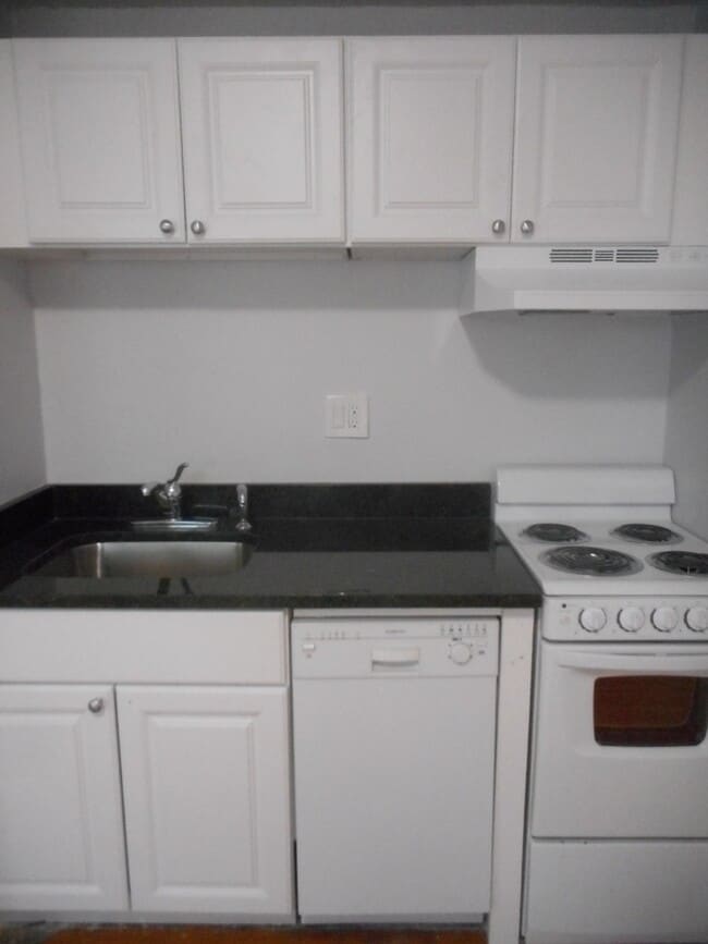 Foto del edificio - 553 Brookline Ave