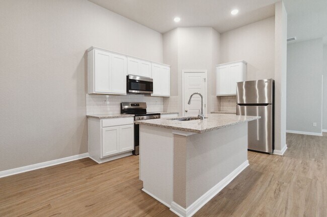 Foto del edificio - Brand New 3-Bedroom Home with Open Floor Plan & Private Fenced Yard